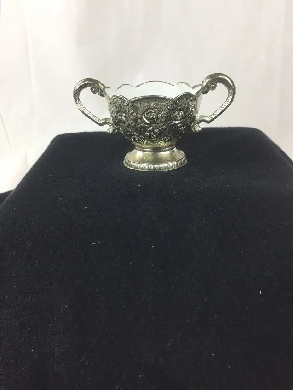 VINTAGE Laurel Leaf Farm Sugar Server 2.5” White With Enamel Inlay Silver Roses